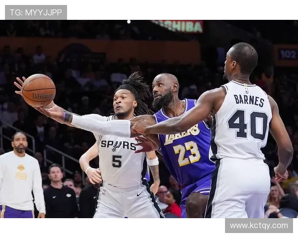 詹姆斯领衔湖人强势反弹西部格局再起波澜引热议联盟关注焦点战走势